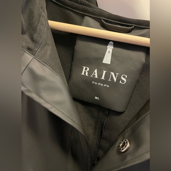 RAINS Black rain jacket - Picture 2 of 5